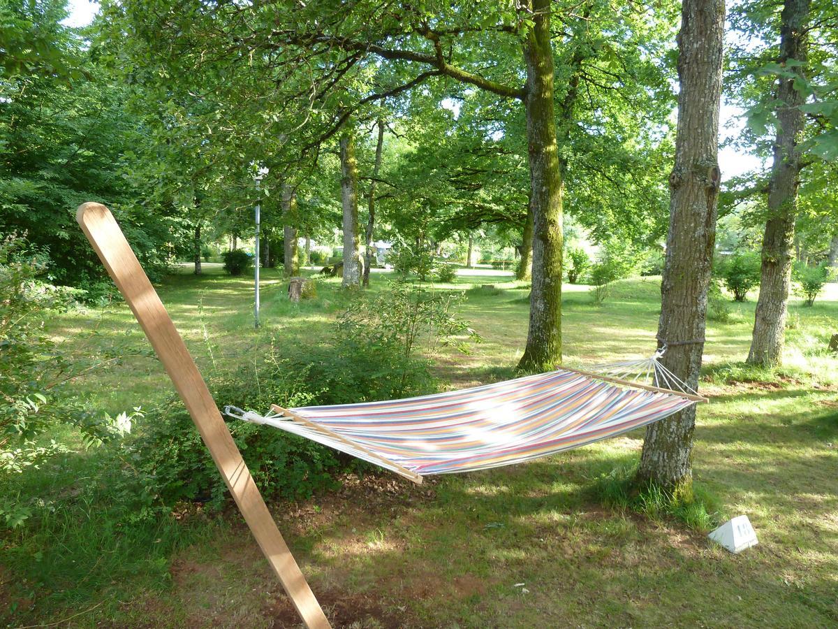 Camping Etang Du Camp Senergues Exterior foto