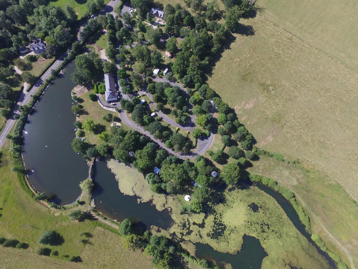 Camping Etang Du Camp Senergues Exterior foto